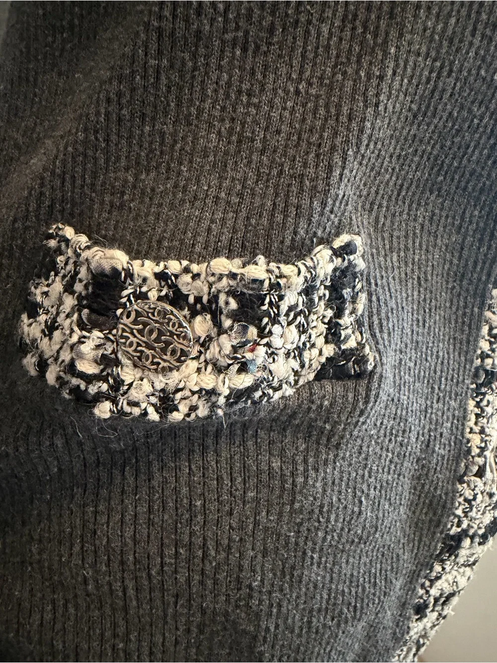 CHANEL Vintage 04P Charcoal Grey Knit Tweed Trim Cardigan Jacket FR 38 / US 6